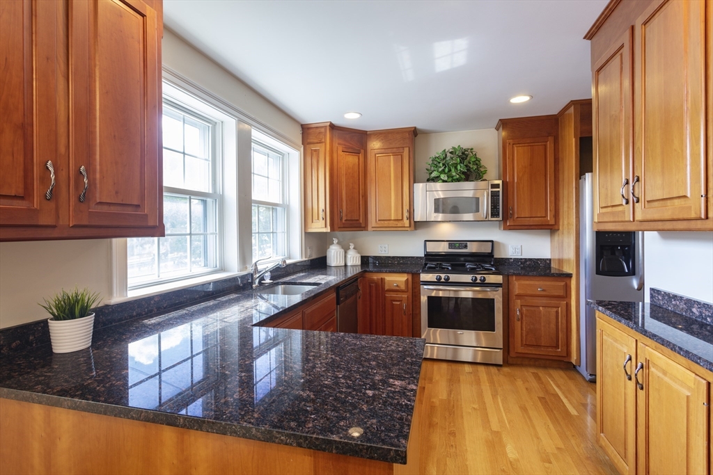 Newton, Massachusetts, 02161, United States, 3 Bedrooms Bedrooms, ,4 BathroomsBathrooms,Residential,For Sale,1940843