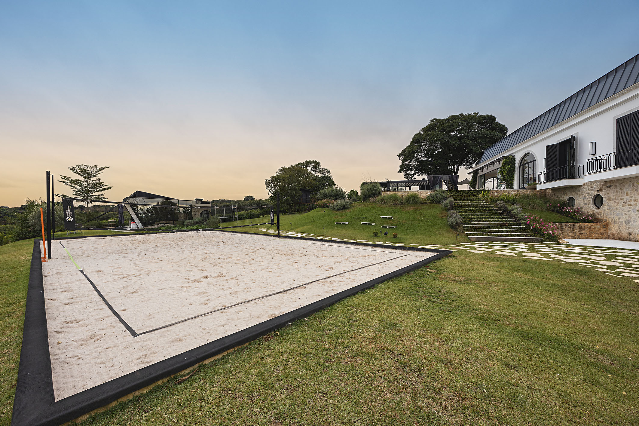  French-Inspired Residence on an Expansive Estate at Fazenda Boa Vista - 物件實景