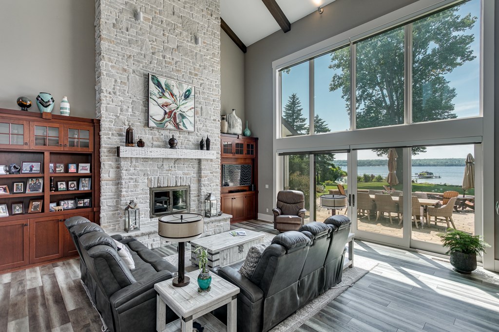 Sturgeon Bay, Wisconsin, 54235, United States, 3 Bedrooms Bedrooms, ,5 BathroomsBathrooms,Residential,For Sale,1941719