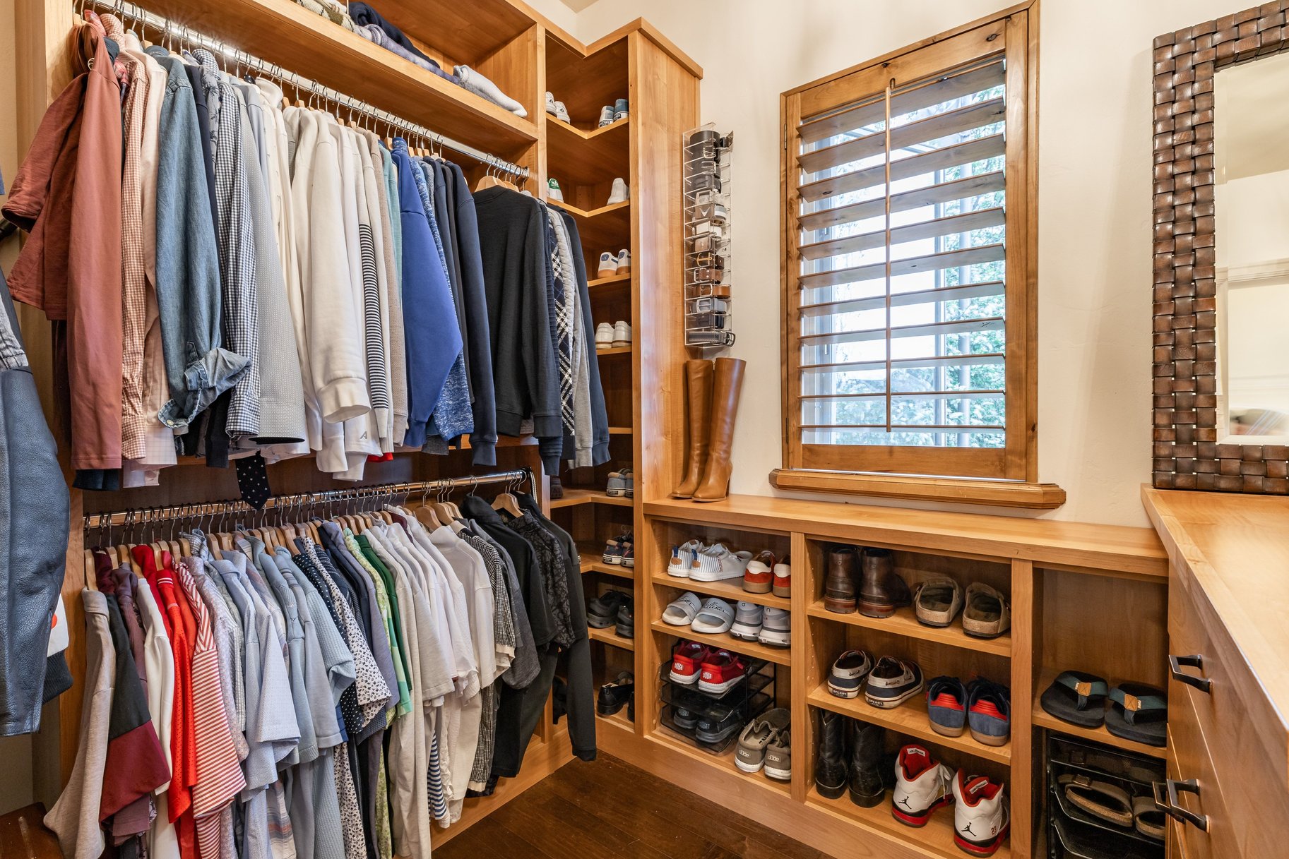  Custom 2-Story Parade Home with Dolphin Bolderscape Grotto Pool & 6 Car Garage - 物件實景