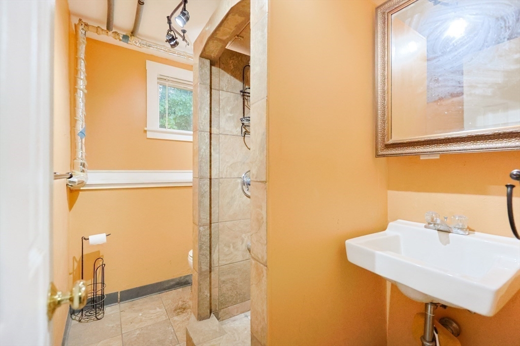 Swampscott, Massachusetts, 01907, United States, 3 Bedrooms Bedrooms, ,2 BathroomsBathrooms,Residential,For Sale,1984314