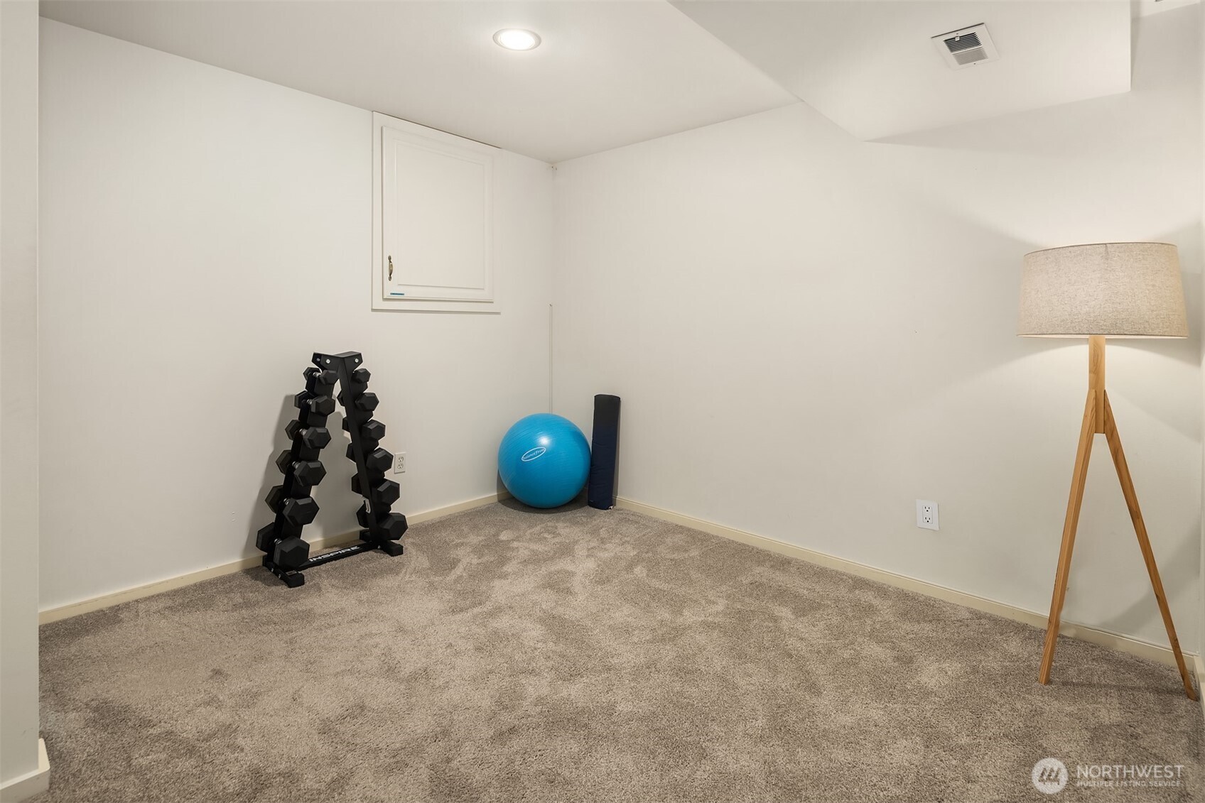 Woodinville, Washington, 98072, United States, 3 Bedrooms Bedrooms, ,3 BathroomsBathrooms,Residential,For Sale,1948007