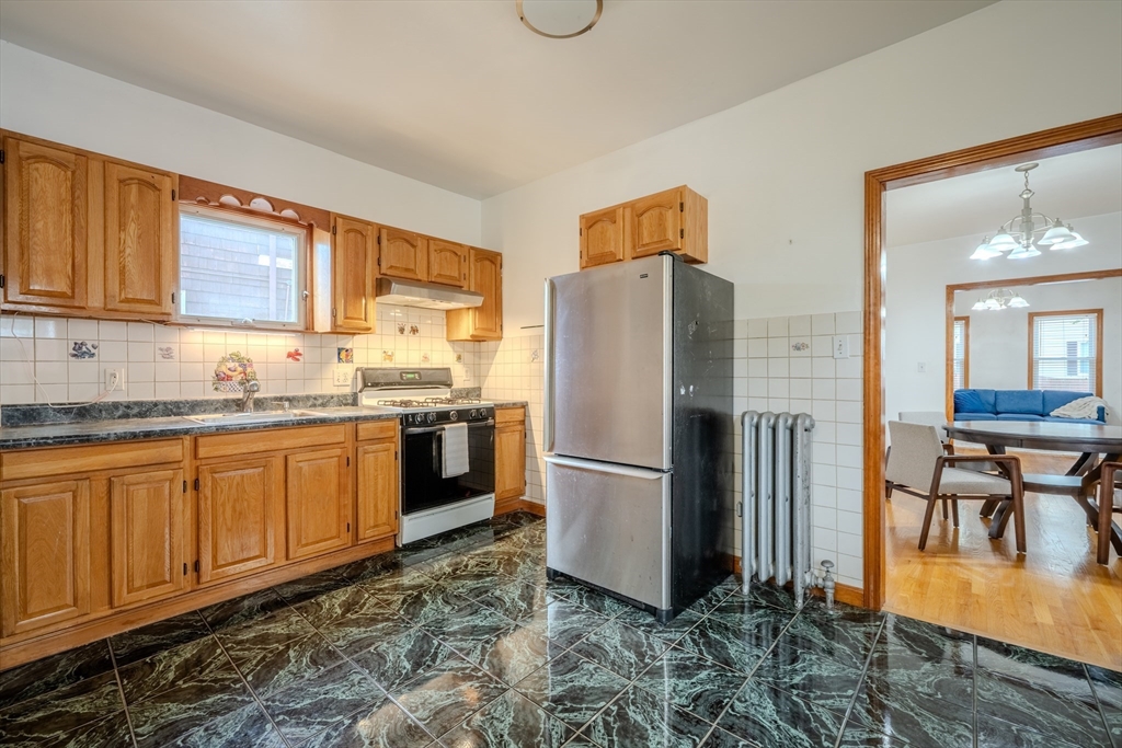 Somerville, Massachusetts, 02145, United States, 4 Bedrooms Bedrooms, ,2 BathroomsBathrooms,Residential,For Sale,1950845