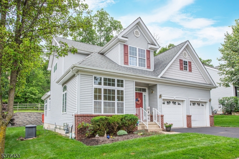 Mount Arlington Boro, New Jersey, 07856, United States, 3 Bedrooms Bedrooms, ,3 BathroomsBathrooms,Residential,For Sale,1908311