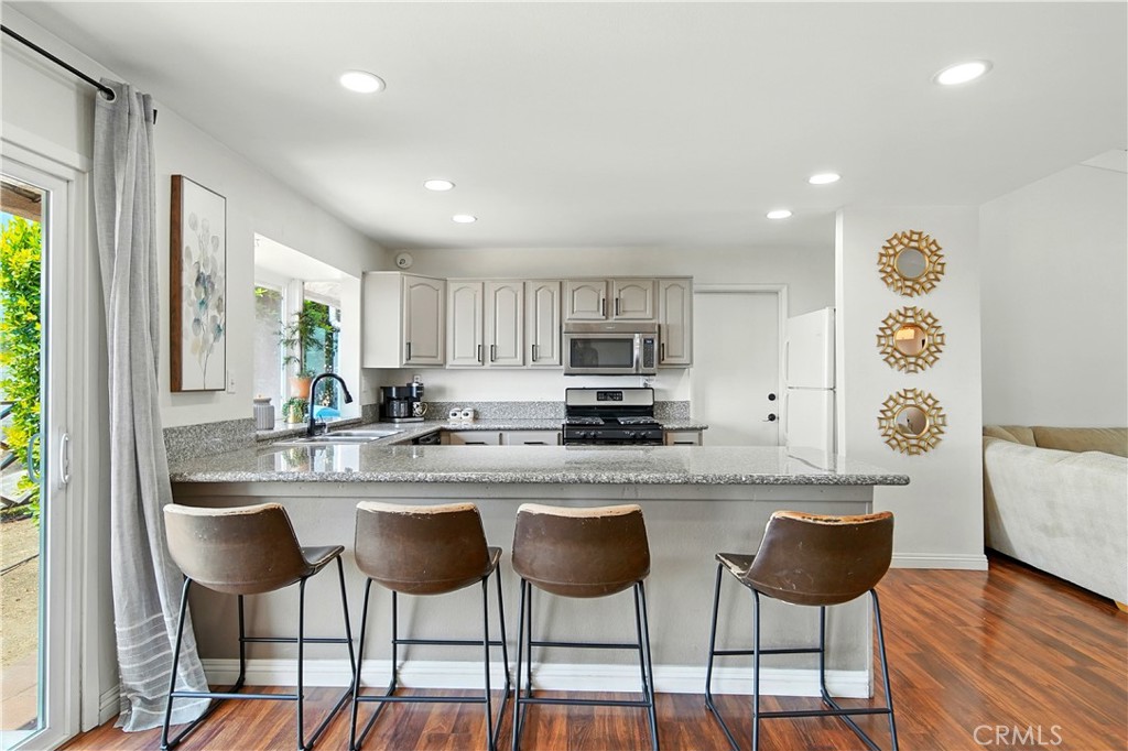 La Verne, California, 91750, United States, 4 Bedrooms Bedrooms, ,2 BathroomsBathrooms,Residential,For Sale,1981500