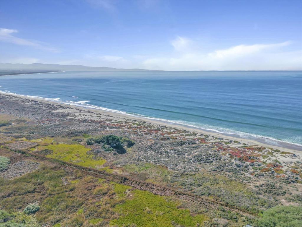 Moss Landing, California, 95039, United States, 5 Bedrooms Bedrooms, ,4 BathroomsBathrooms,Residential,For Sale,1995471