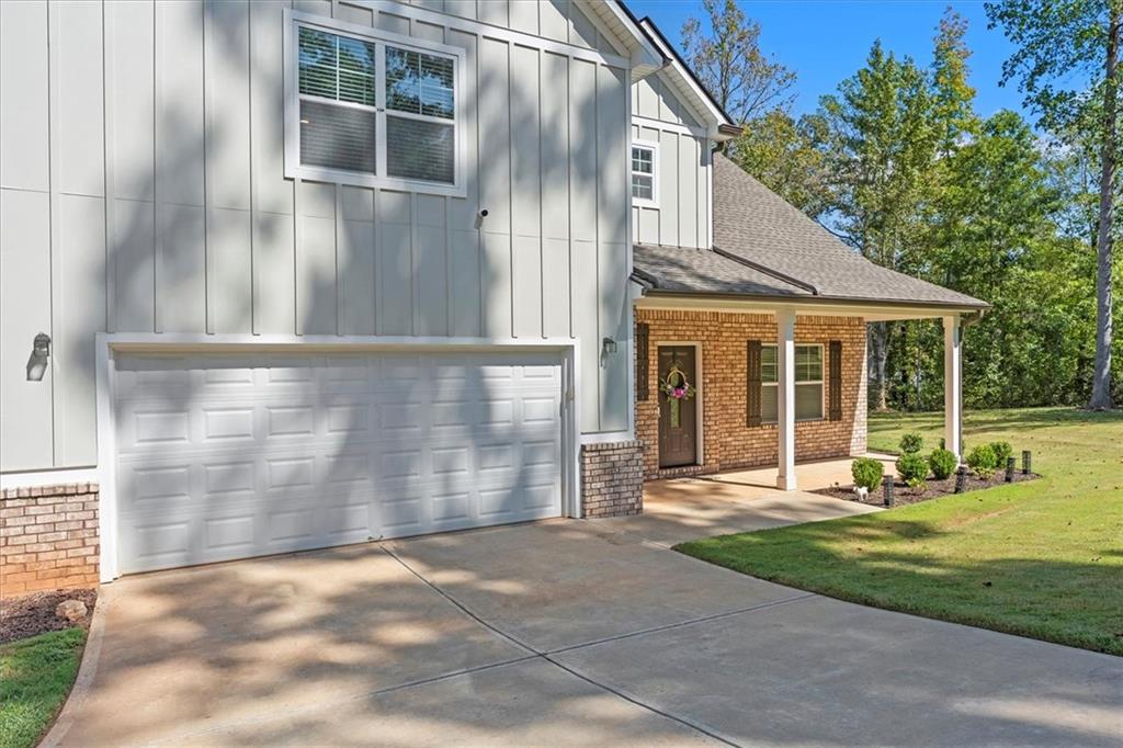 Hampton, Georgia, 30228, United States, 5 Bedrooms Bedrooms, ,4 BathroomsBathrooms,Residential,For Sale,1956814