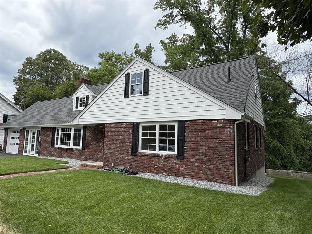 Lowell, Massachusetts, 01852, United States, 4 Bedrooms Bedrooms, ,3 BathroomsBathrooms,Residential,For Sale,1885634