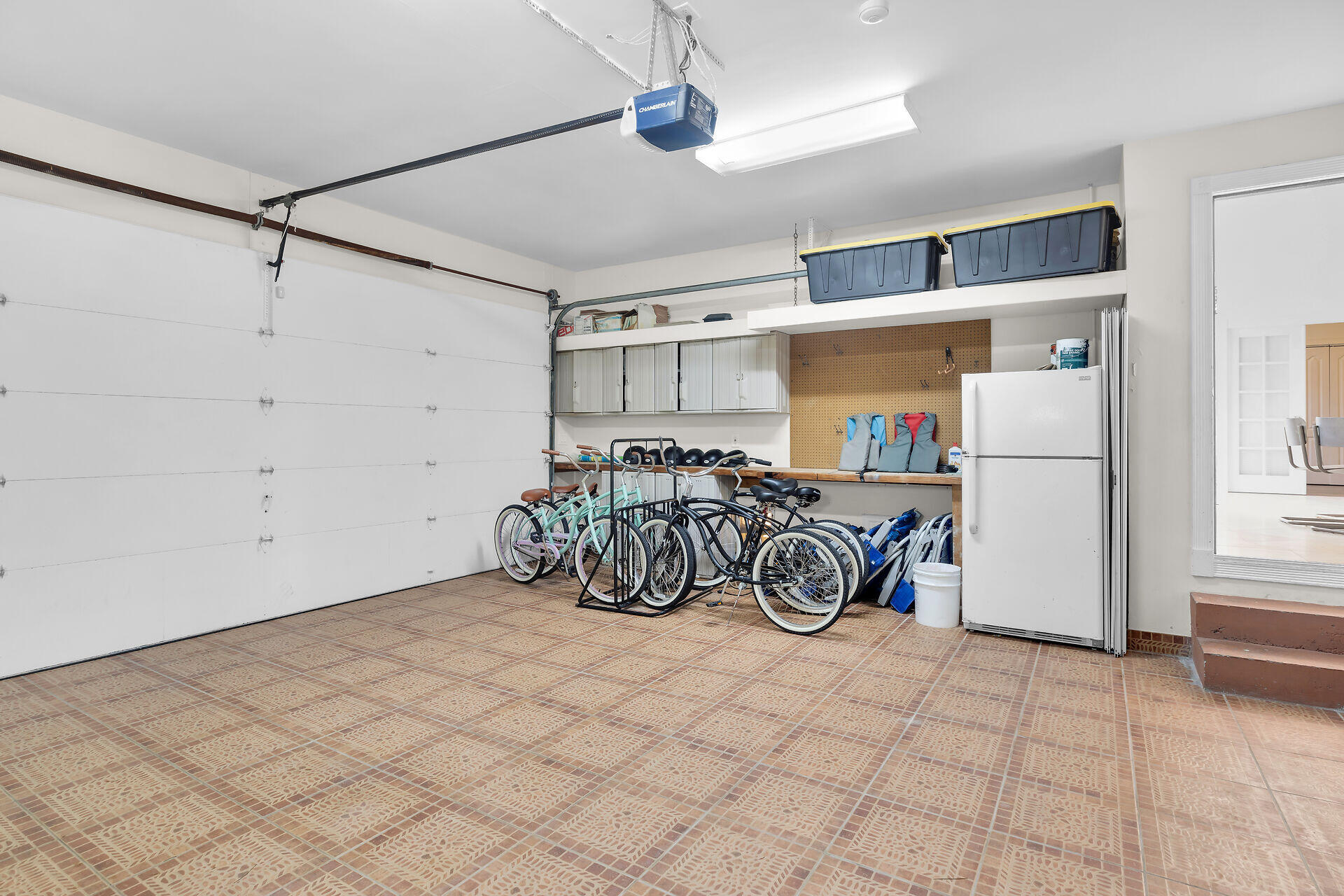 Key Colony, Florida, 33051, United States, 5 Bedrooms Bedrooms, ,3 BathroomsBathrooms,Residential,For Sale,2002039