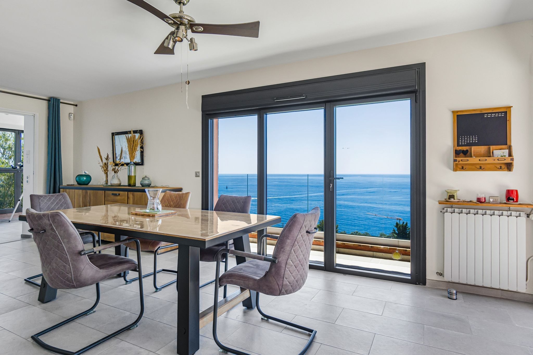  Anthéor, contemporary villa for sale, panoramic Mediterranean views, pool and l… - 物件實景