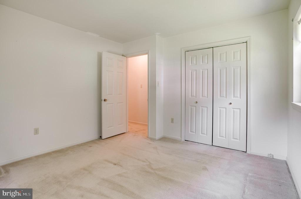 Warrenton, Virginia, 20187, United States, 3 Bedrooms Bedrooms, ,3 BathroomsBathrooms,Residential,For Sale,2049291