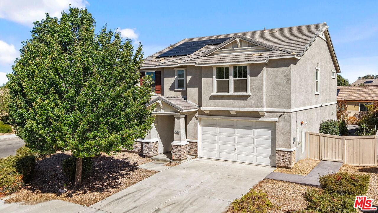 Lancaster, California, 93534, United States, 5 Bedrooms Bedrooms, ,3 BathroomsBathrooms,Residential,For Sale,1942304