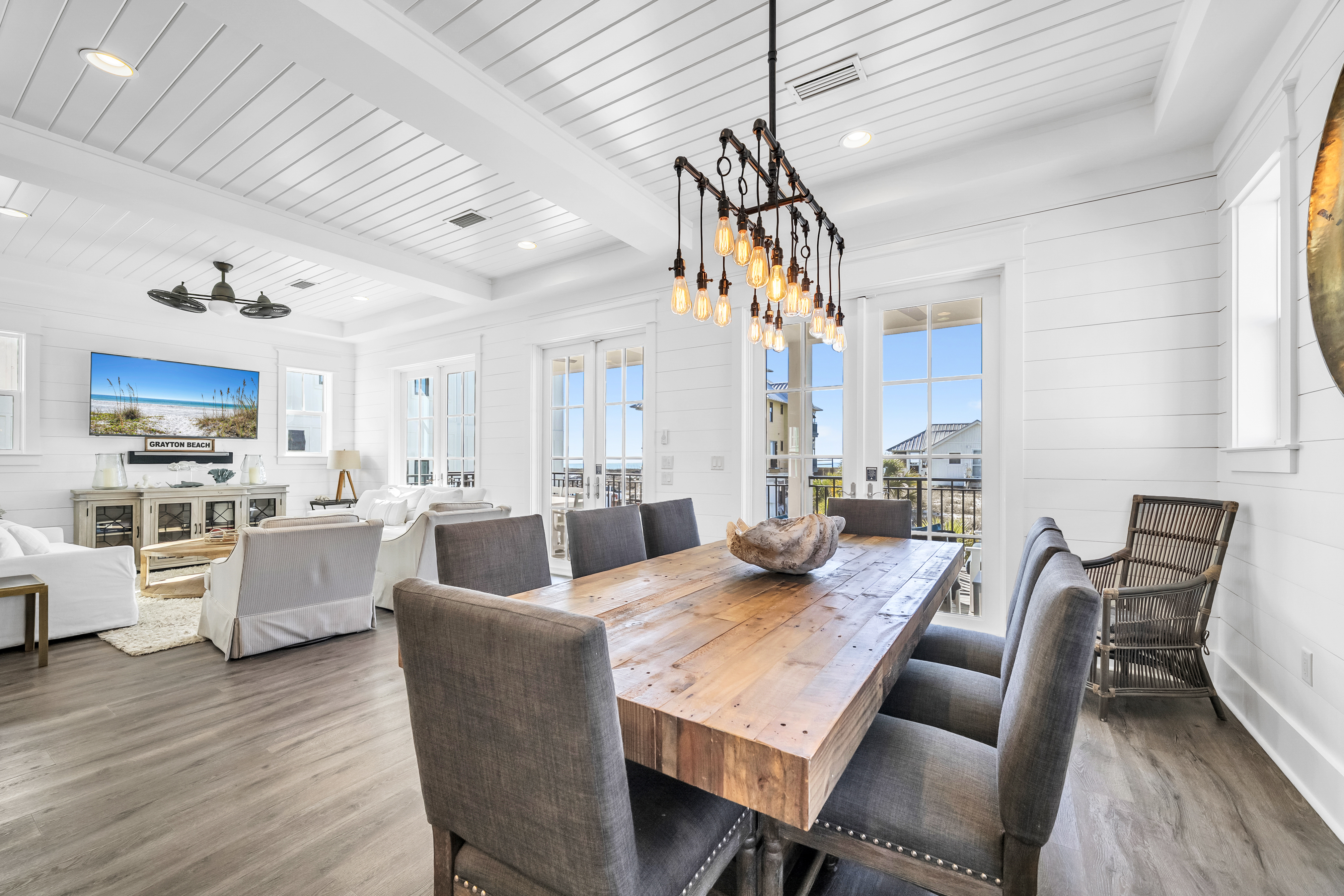  Iconic Grayton Beachfront Retreat with Elevator, Pool & Ample Parking - 物件實景