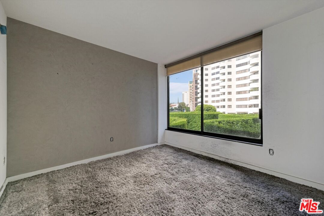 Los Angeles, California, 90024, United States, 2 Bedrooms Bedrooms, ,1 BathroomBathrooms,Residential,For Sale,1939322