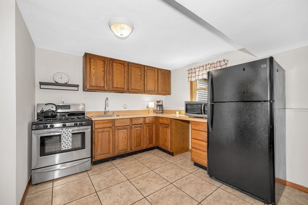 Billerica, Massachusetts, 01821, United States, 5 Bedrooms Bedrooms, ,4 BathroomsBathrooms,Residential,For Sale,2039558