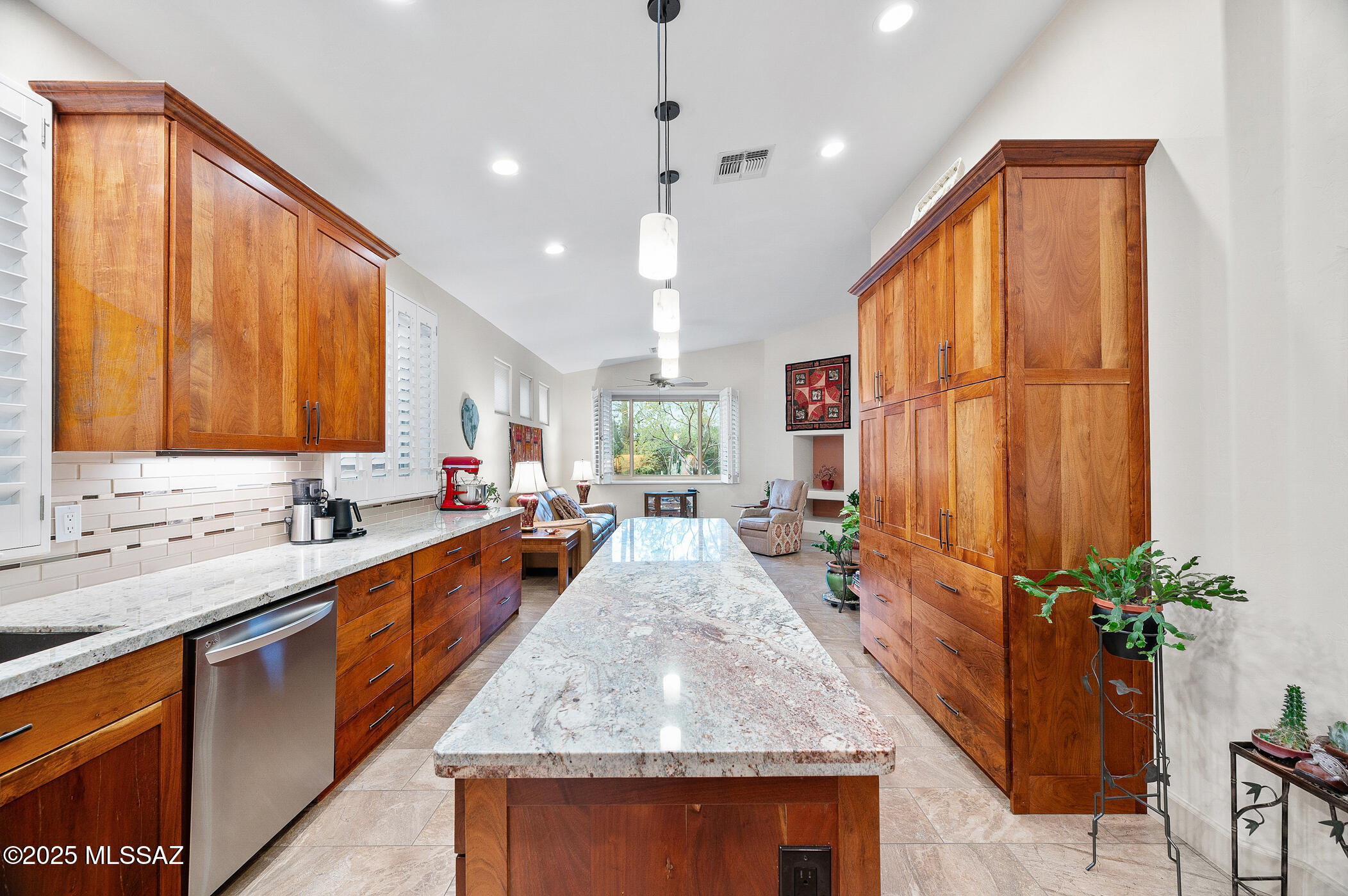 Tucson, Arizona, 85749, United States, 3 Bedrooms Bedrooms, ,3 BathroomsBathrooms,Residential,For Sale,1999814