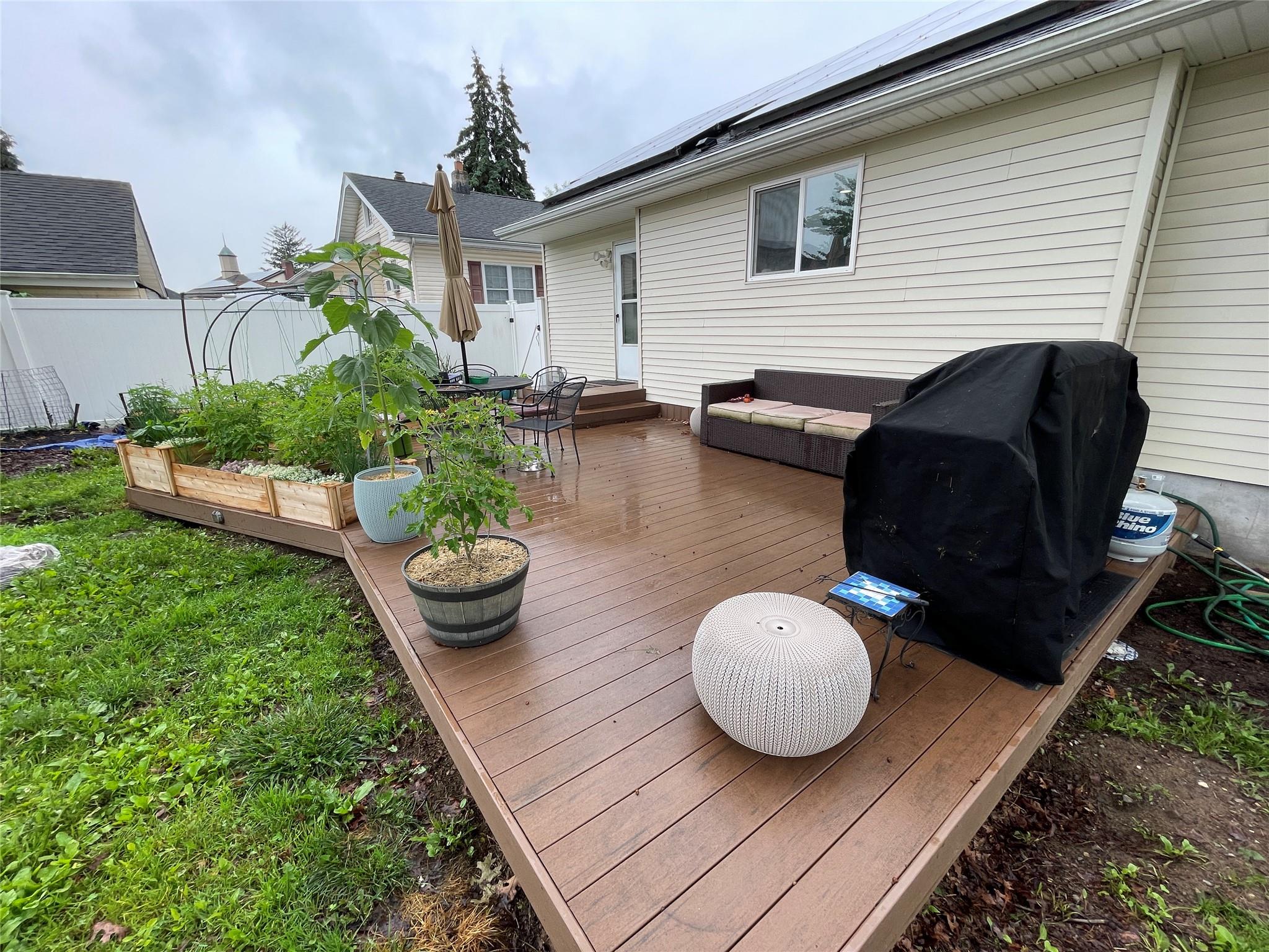 Lindenhurst, New York, 11757, United States, 3 Bedrooms Bedrooms, ,2 BathroomsBathrooms,Residential,For Sale,1920601