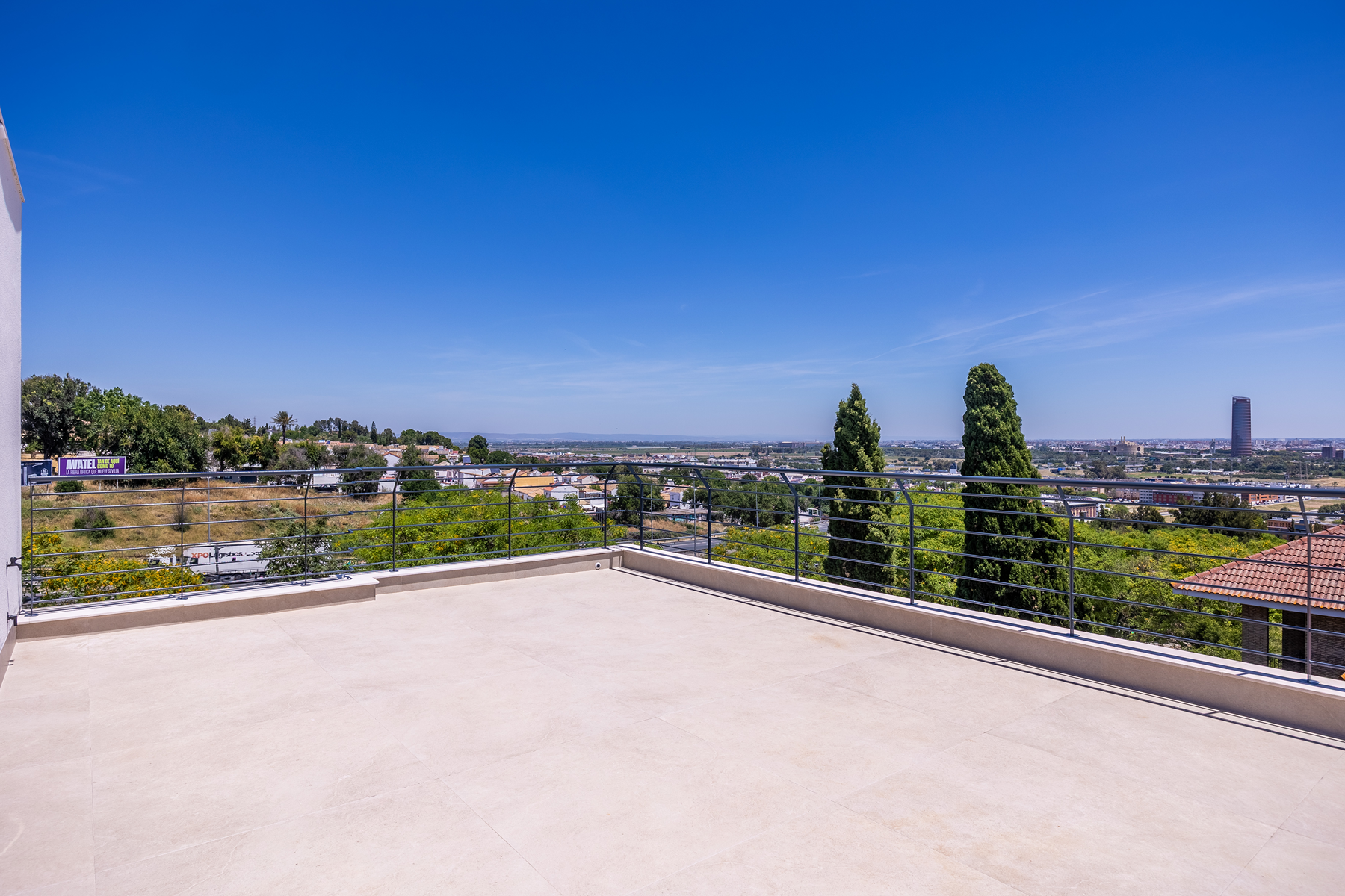  Detached villa with pool in private development in Tomares - 物件實景