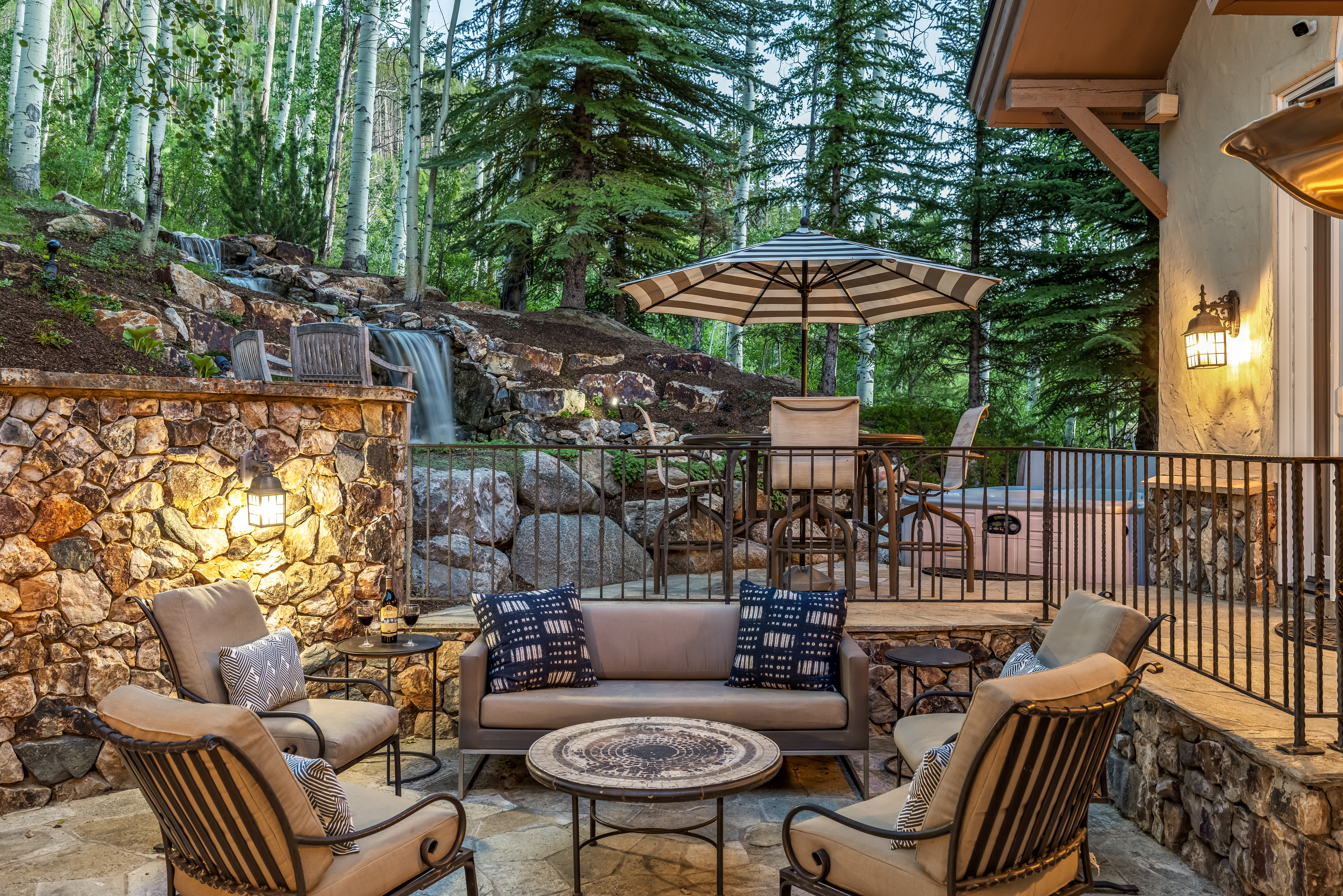  2080 Meadow Brook Drive Offers a Rare Blend of Privacy, and Mountain Living - 物件實景