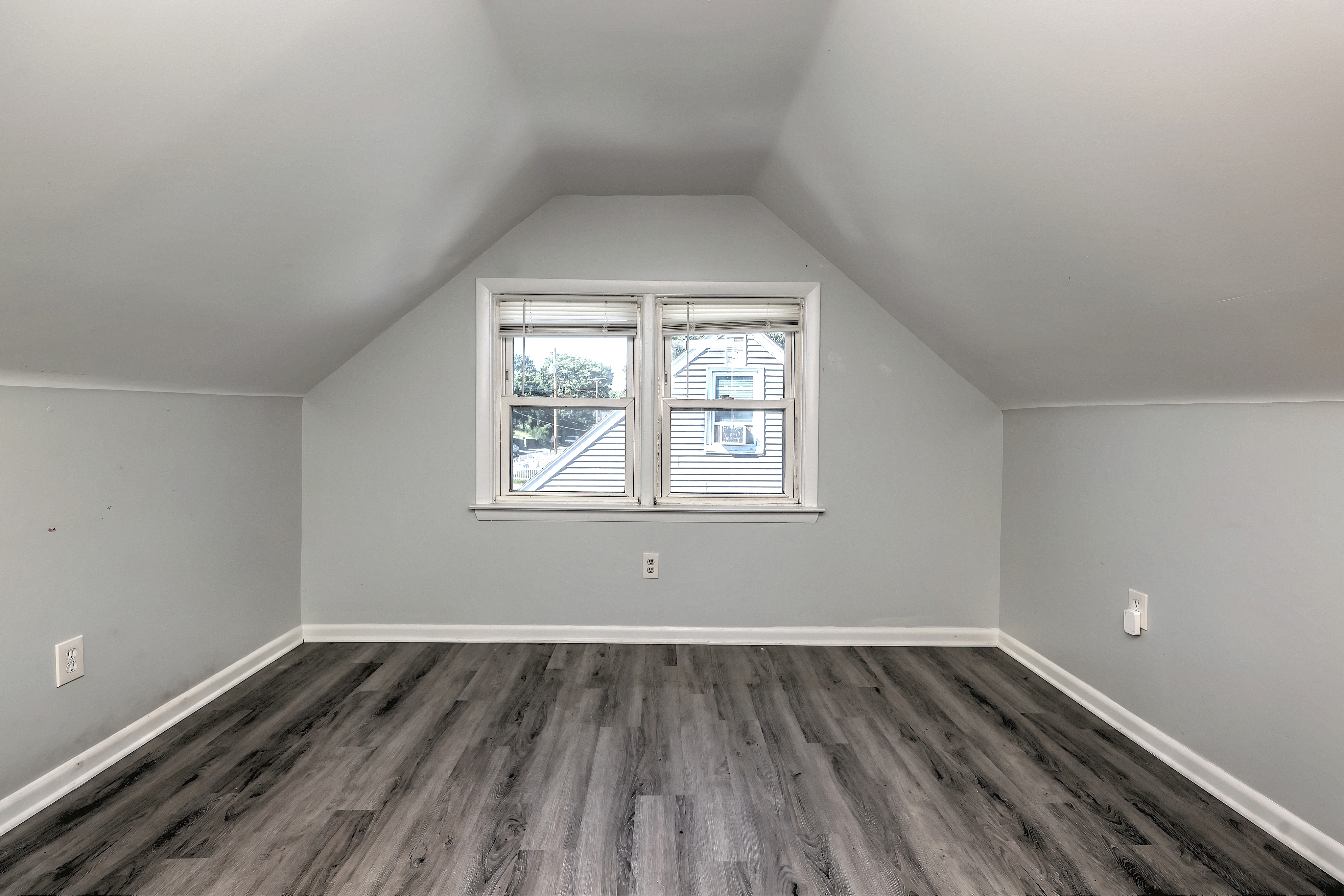 Spacious Cape-Style Home in the Desirable North End - 物件實景