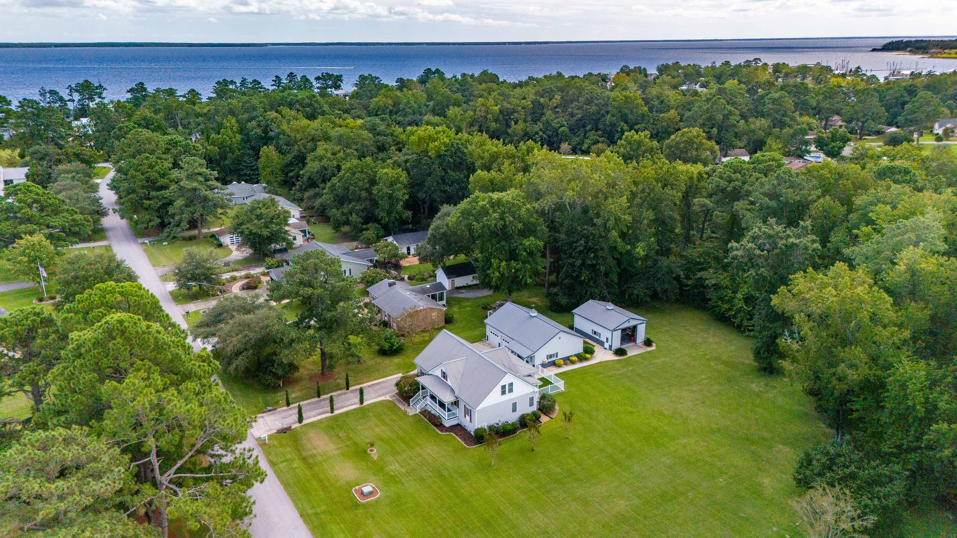 Oriental, North Carolina, 28571, United States, 4 Bedrooms Bedrooms, ,4 BathroomsBathrooms,Residential,For Sale,1944868