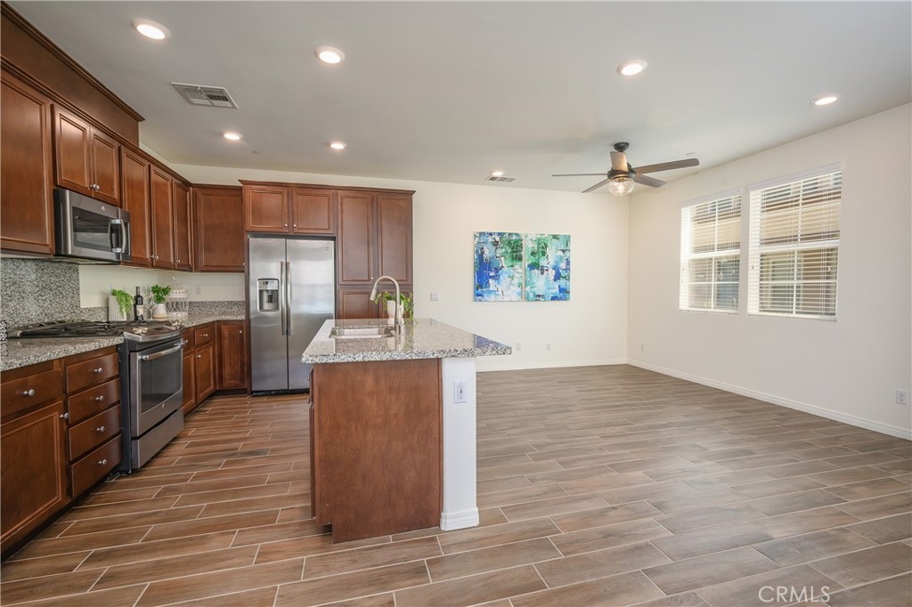 Murrieta, California, 92563, United States, 3 Bedrooms Bedrooms, ,3 BathroomsBathrooms,Residential,For Sale,1942621