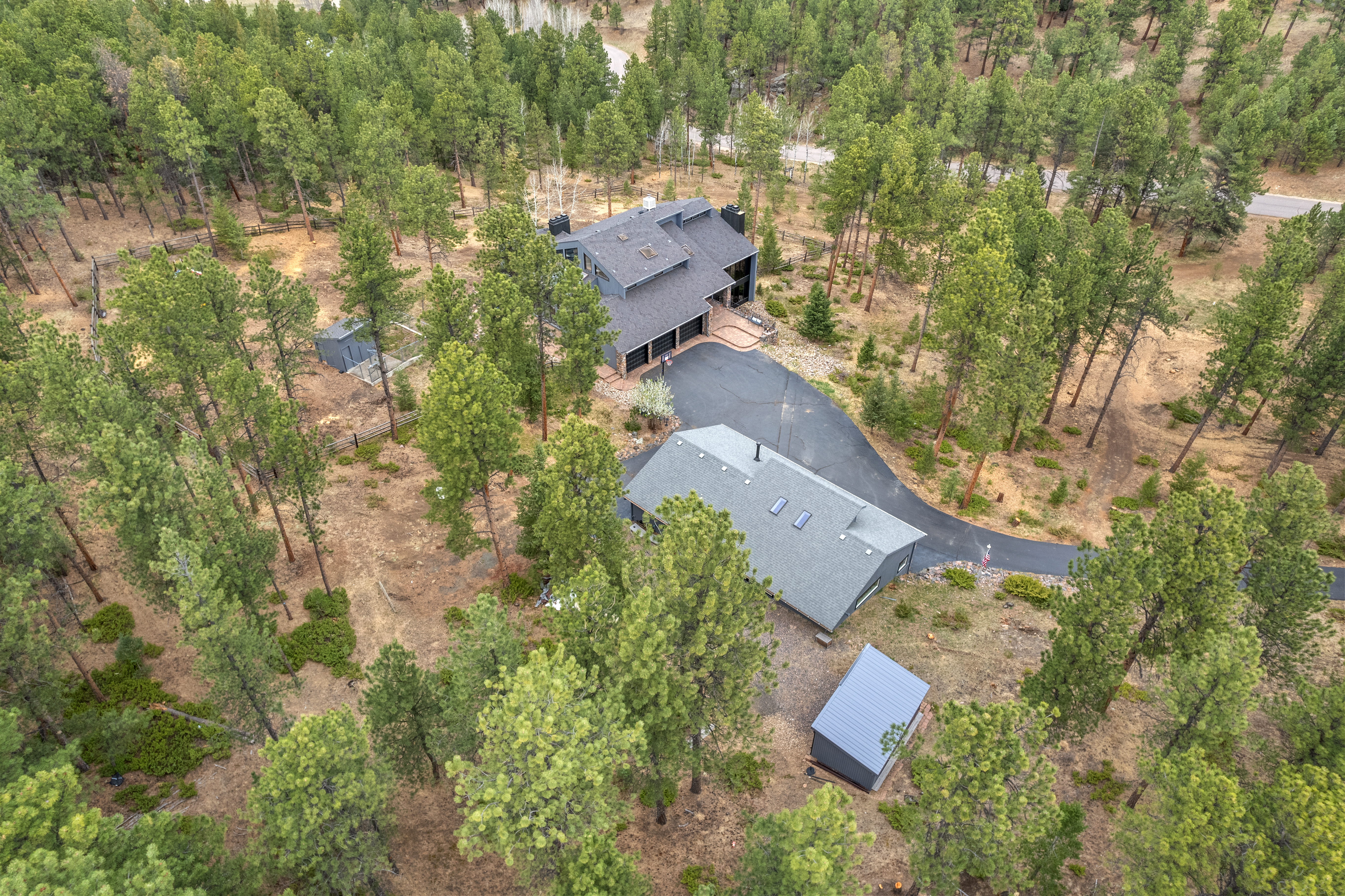  Discover the Pinnacle of Mountain Living at This Meticulously Reimagined Estate - 物件實景