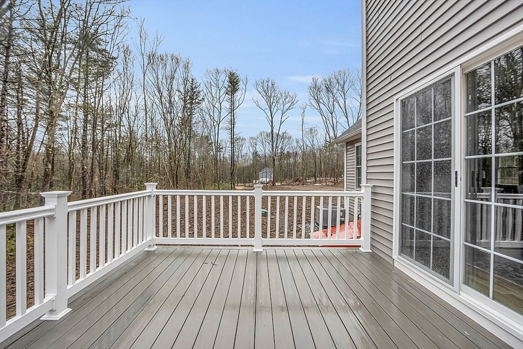 Leominster, Massachusetts, 01453, United States, 4 Bedrooms Bedrooms, ,3 BathroomsBathrooms,Residential,For Sale,1828563