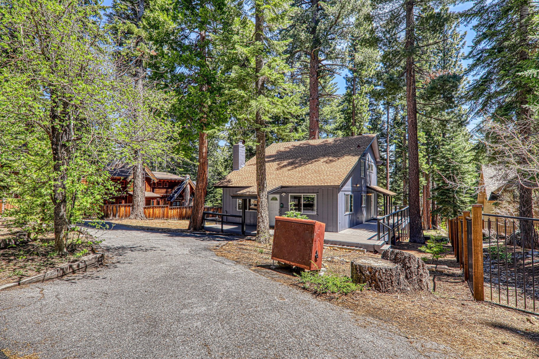  Tucked into a Prime Tahoe City setting - 物件實景