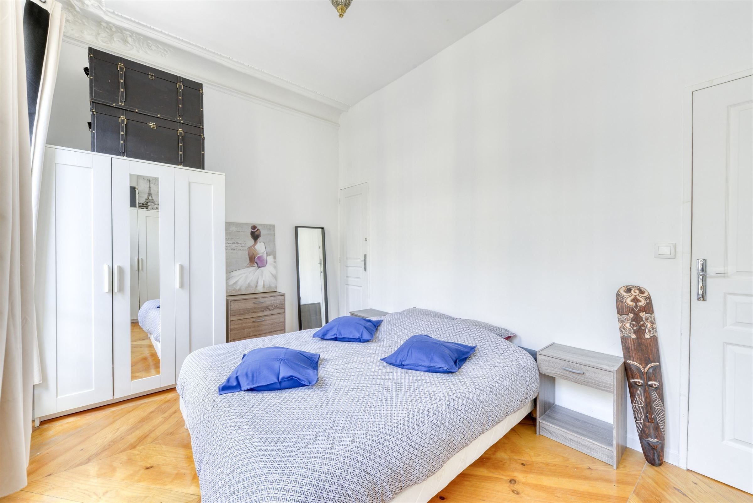 4-Room, 3-Bedroom Apartment in Paris 9th - 物件實景