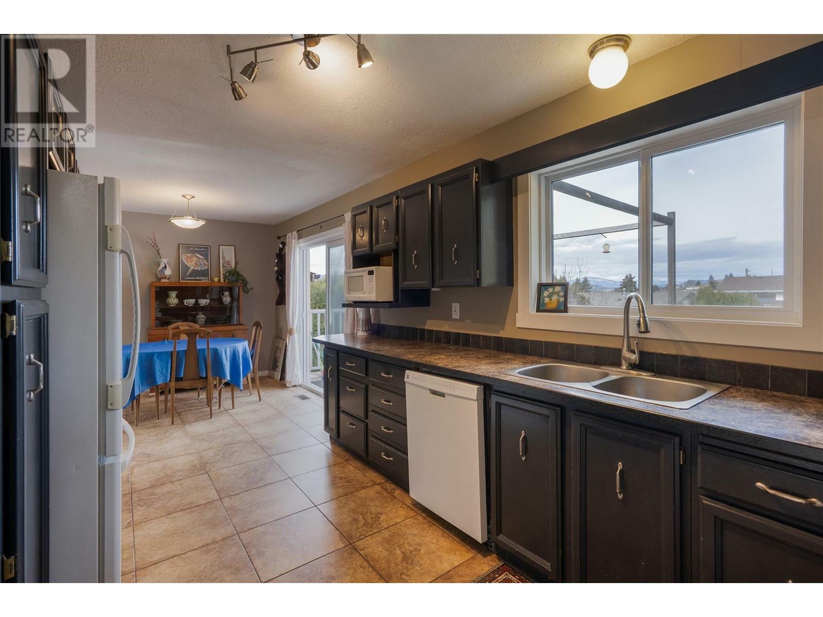 KELOWNA, British Columbia, V1X 6M4, CA, 3 Bedrooms Bedrooms, ,2 BathroomsBathrooms,Residential,For Sale,1836939