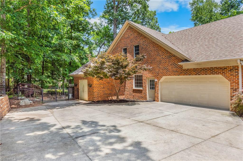 Stokesdale, North Carolina, 27357, United States, 3 Bedrooms Bedrooms, ,3 BathroomsBathrooms,Residential,For Sale,1876526