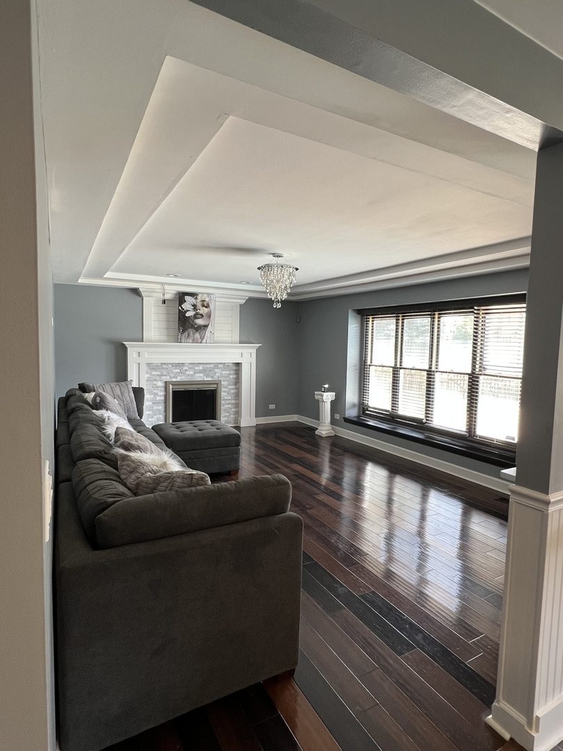 Aurora, Illinois, 60506, United States, 5 Bedrooms Bedrooms, ,5 BathroomsBathrooms,Residential,For Sale,1891548