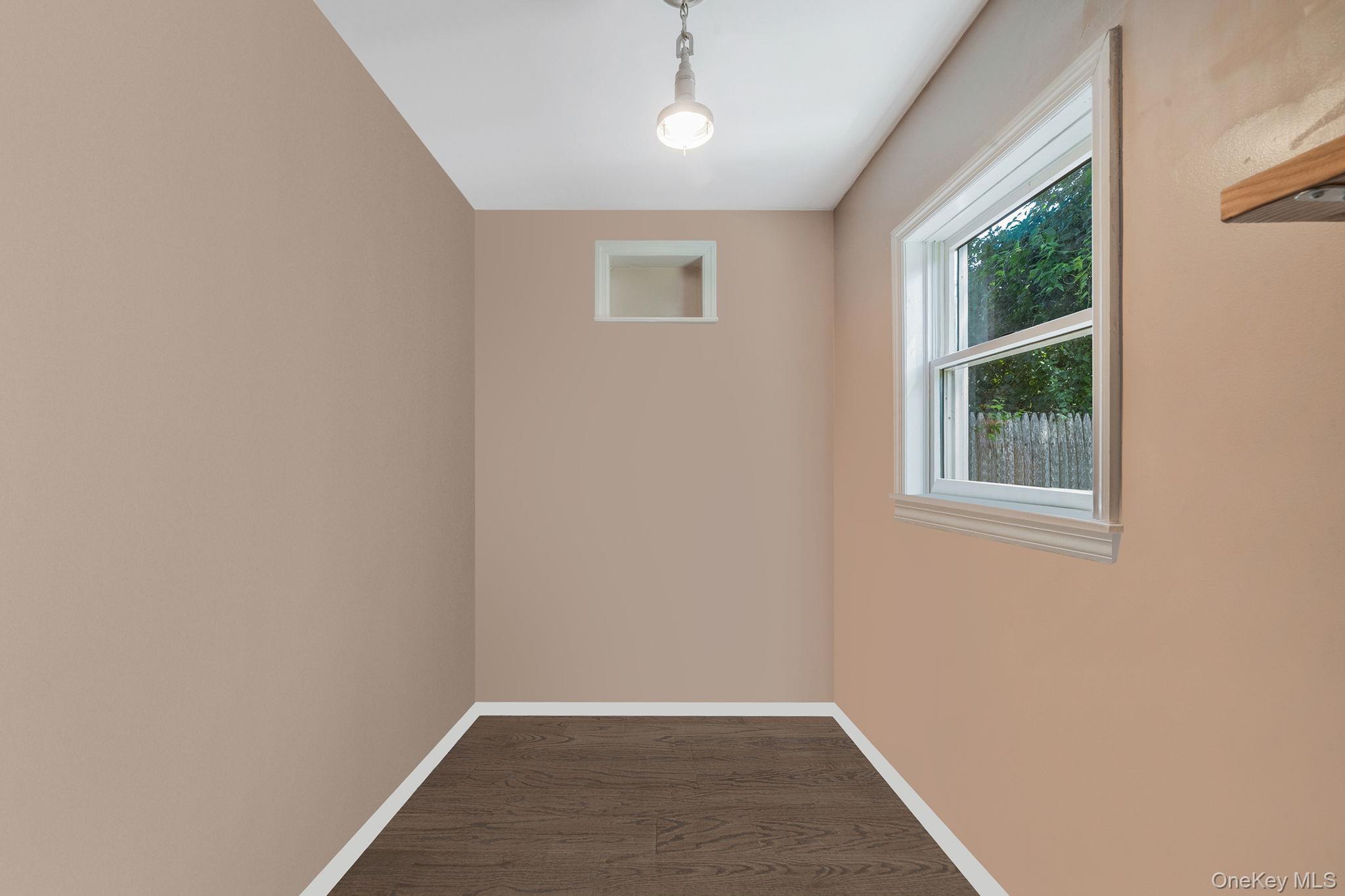 West Islip, New York, 11795, United States, 4 Bedrooms Bedrooms, ,4 BathroomsBathrooms,Residential,For Sale,1925742