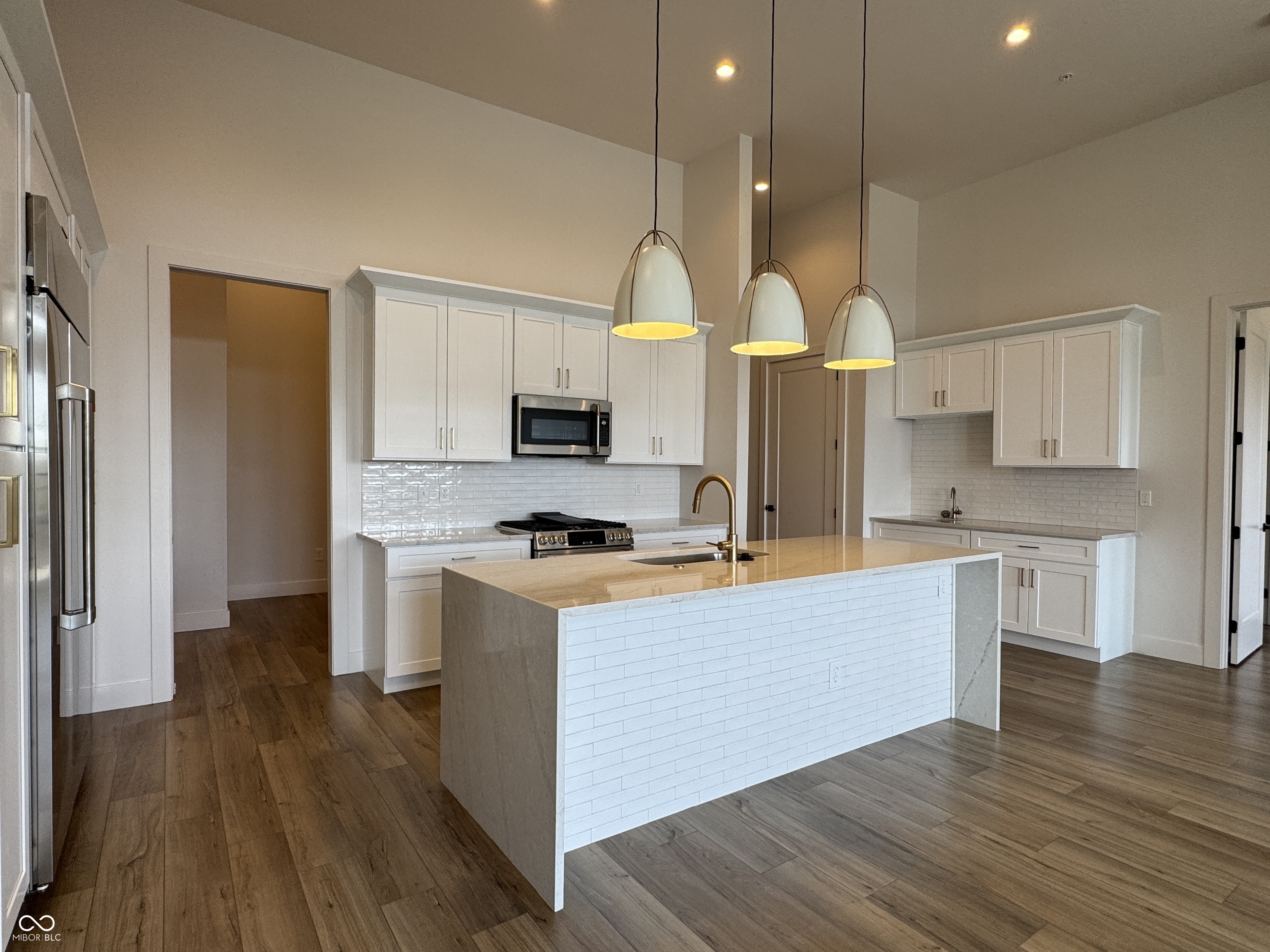 Carmel, Indiana, 46032, United States, 2 Bedrooms Bedrooms, ,3 BathroomsBathrooms,Residential,For Sale,1983027