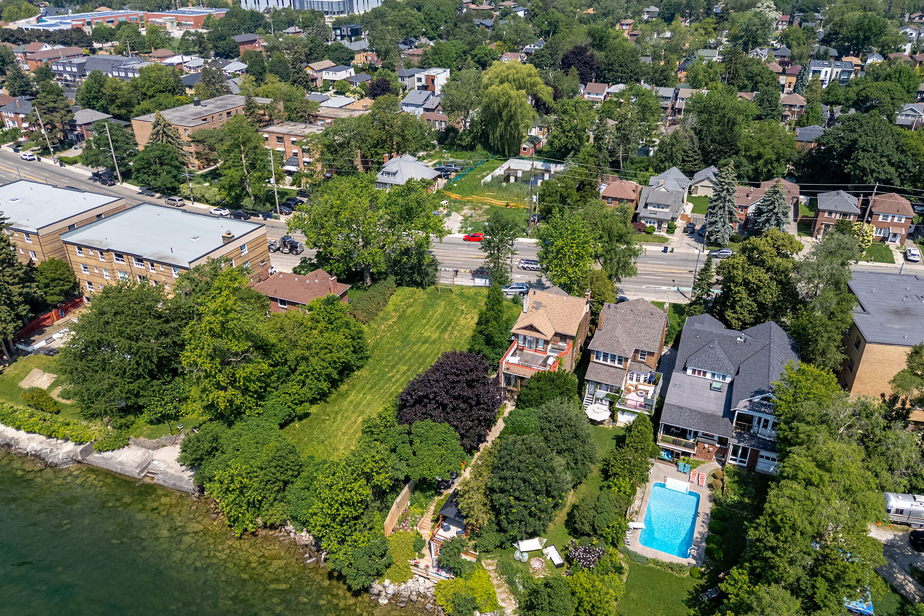  Rare Waterfront Property - 物件實景