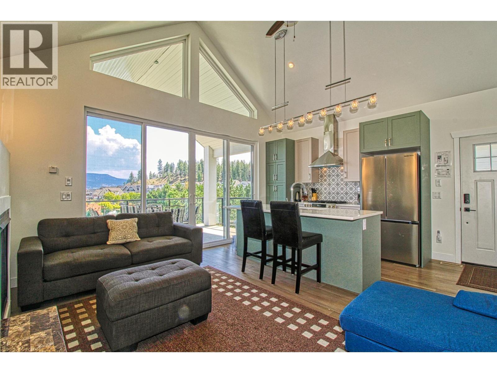 KELOWNA, British Columbia, V1Z 3R8, CA, 3 Bedrooms Bedrooms, ,2 BathroomsBathrooms,Residential,For Sale,1948634