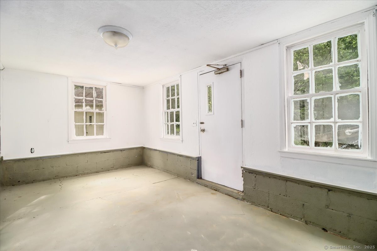 Monroe, Connecticut, 06468, United States, 3 Bedrooms Bedrooms, ,3 BathroomsBathrooms,Residential,For Sale,1883497