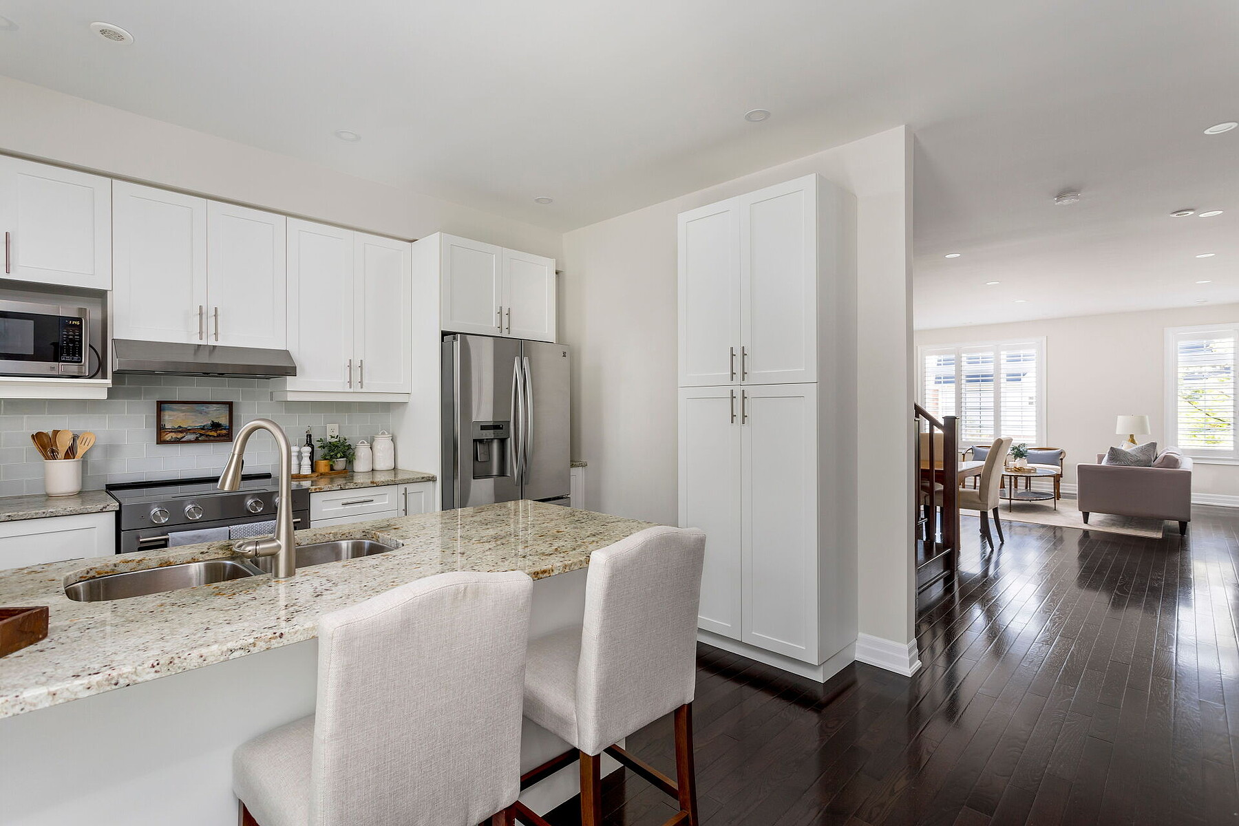  Iconic Lakeview Townhome - 物件實景