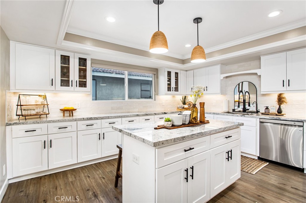 Canyon Lake, California, 92587, United States, 4 Bedrooms Bedrooms, ,3 BathroomsBathrooms,Residential,For Sale,2036955