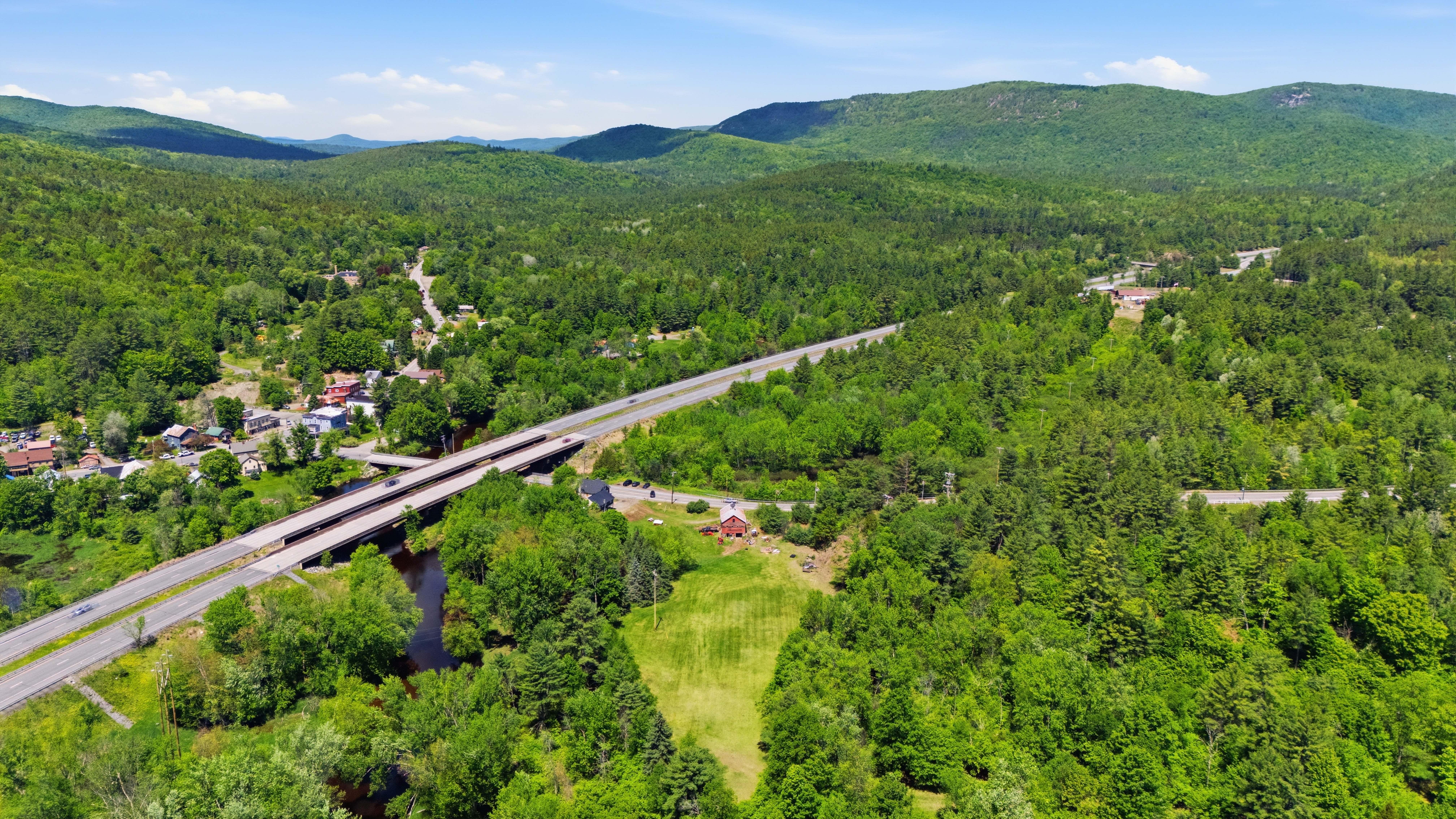  7952 Us-9, Pottersville, NY, 12860 - 物件實景