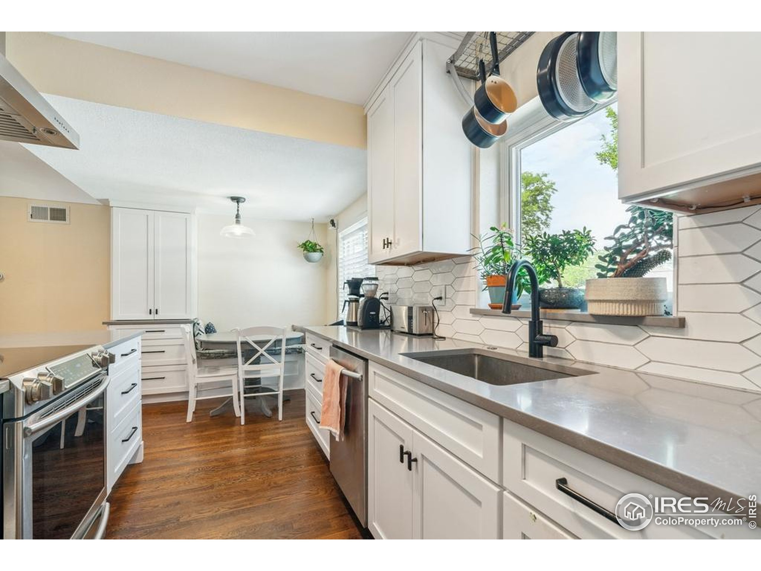 Denver, Colorado, 80220, United States, 4 Bedrooms Bedrooms, ,2 BathroomsBathrooms,Residential,For Sale,1901217