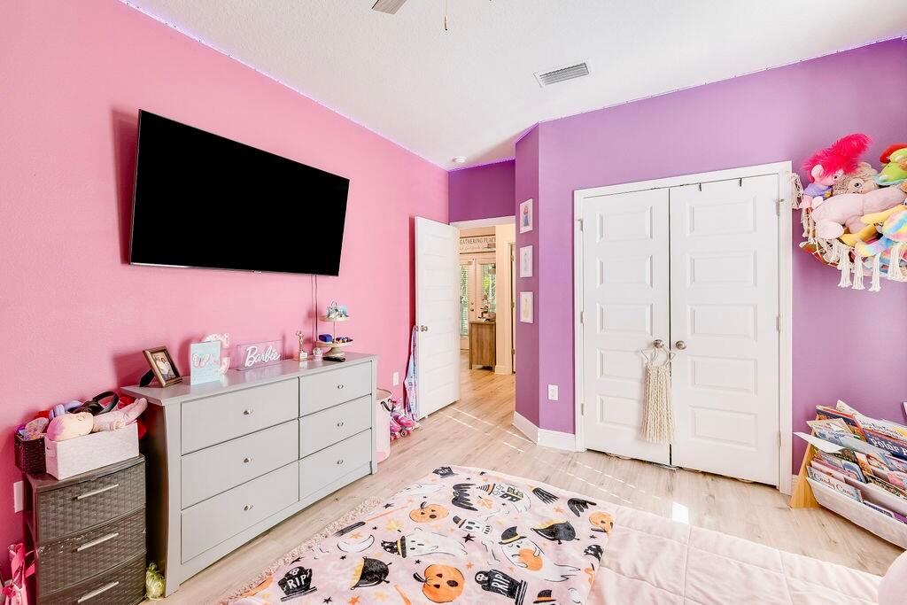 Freeport, Florida, 32439, United States, 5 Bedrooms Bedrooms, ,3 BathroomsBathrooms,Residential,For Sale,1976395