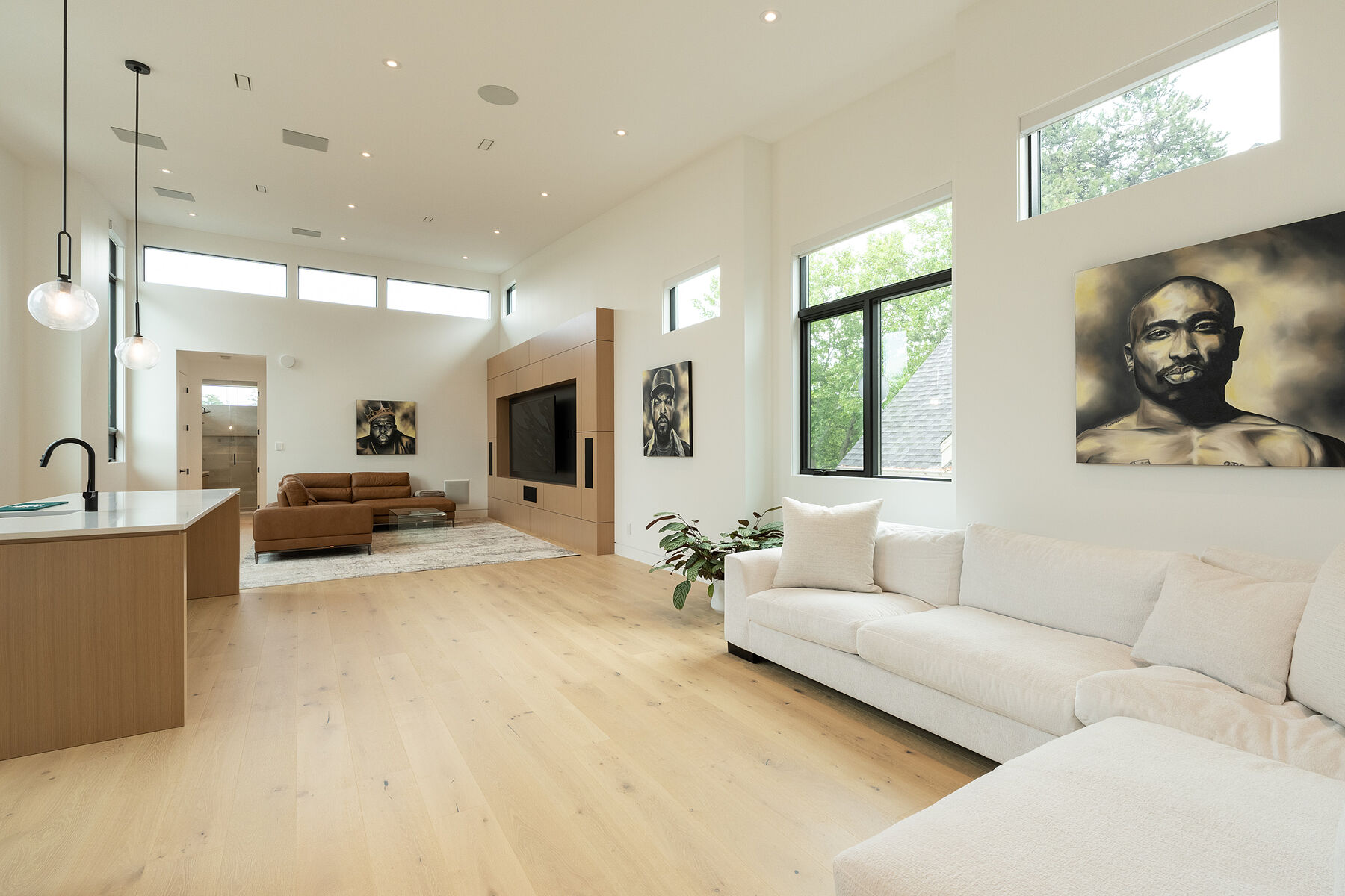  Luxury on the Abbott Corridor - 物件實景