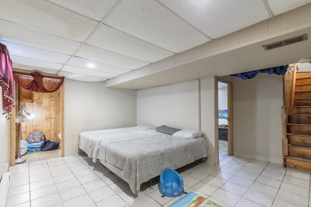 Waltham, Massachusetts, 02451, United States, 3 Bedrooms Bedrooms, ,2 BathroomsBathrooms,Residential,For Sale,1894263