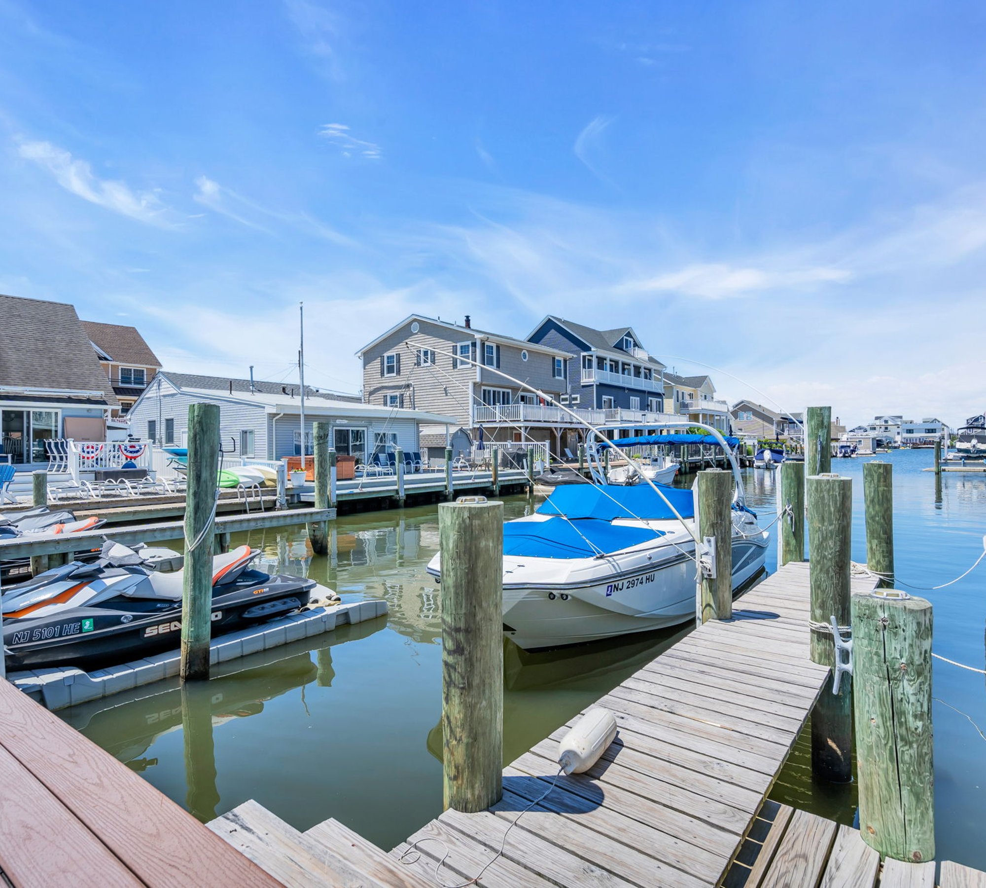  Waterfront Custom Shore Colonial in Silver Beach - 物件實景