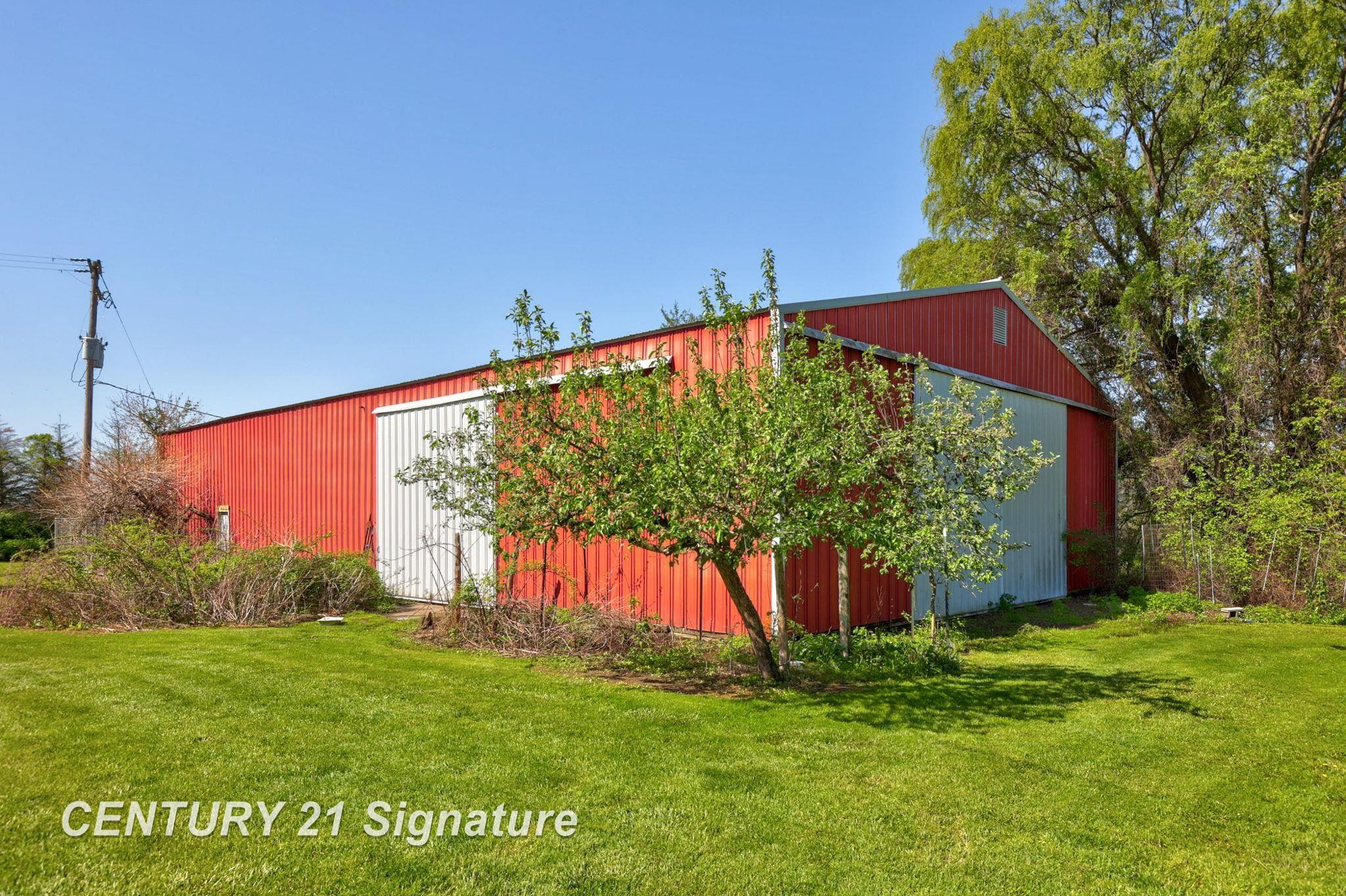 Hemlock, Michigan, 48626, United States, 6 Bedrooms Bedrooms, ,5 BathroomsBathrooms,Residential,For Sale,1984080