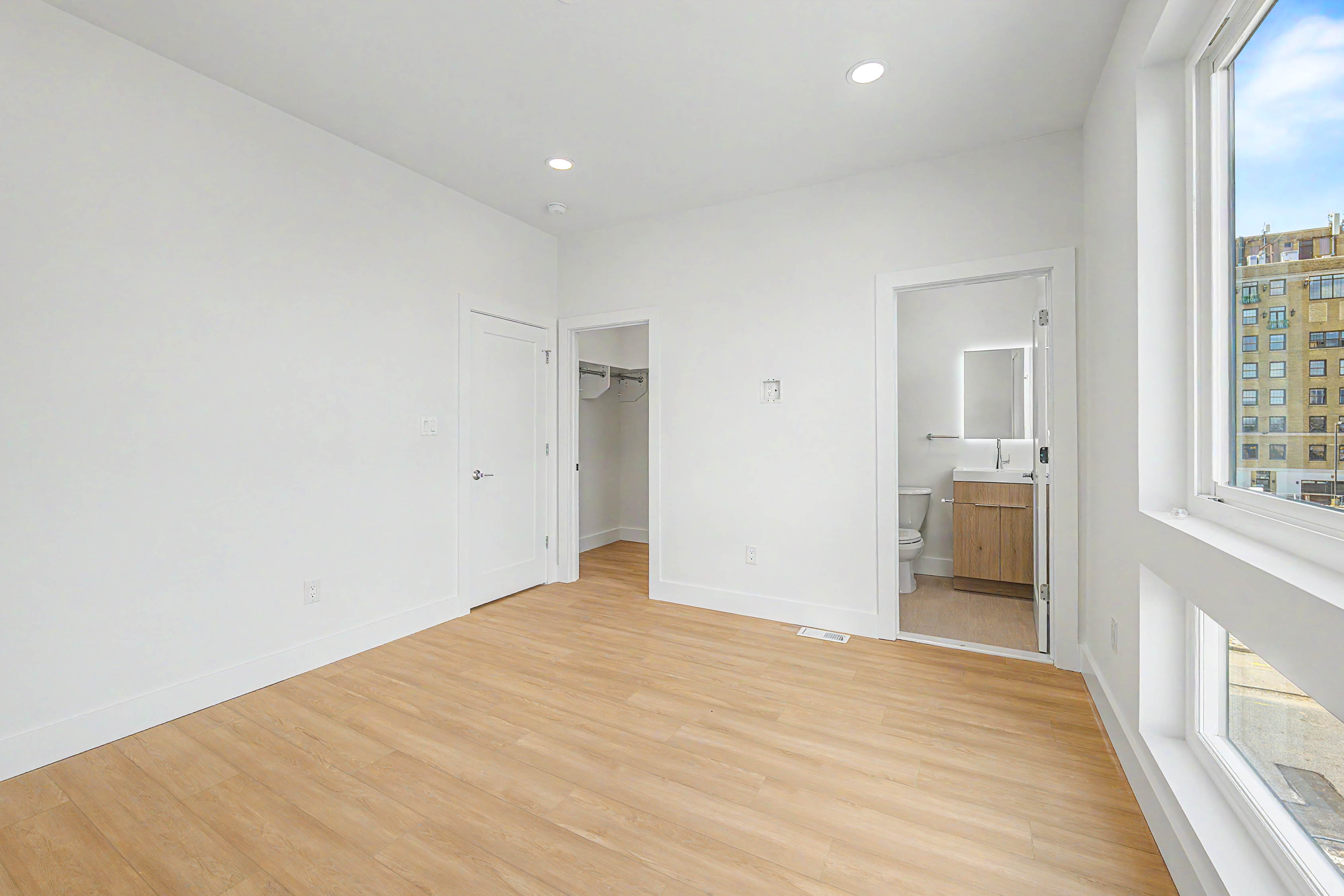  105 B Westminster Avenue - 物件實景