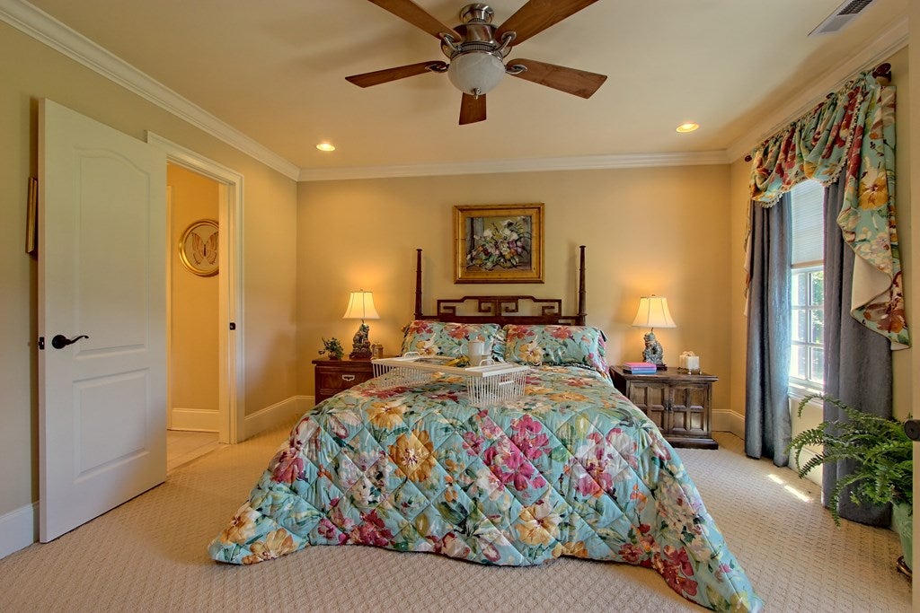 Hayesville, North Carolina, 28904, United States, 5 Bedrooms Bedrooms, ,5 BathroomsBathrooms,Residential,For Sale,1913677