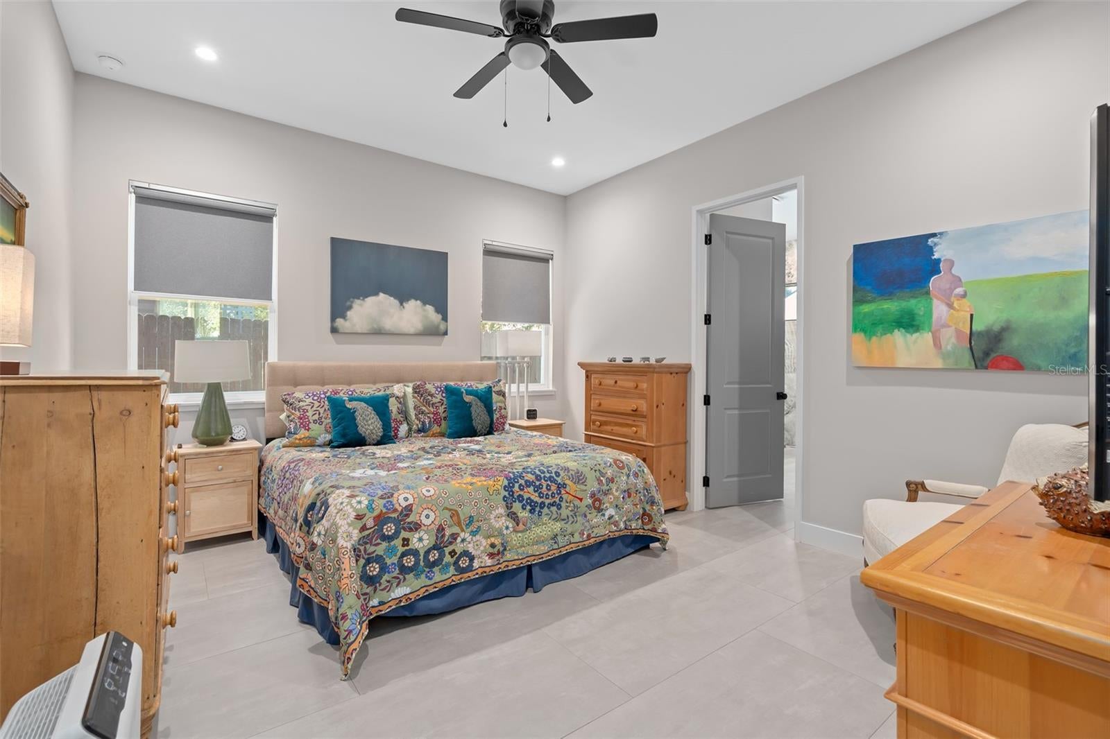 ORLANDO, Florida, 32806, United States, 4 Bedrooms Bedrooms, ,3 BathroomsBathrooms,Residential,For Sale,1978937